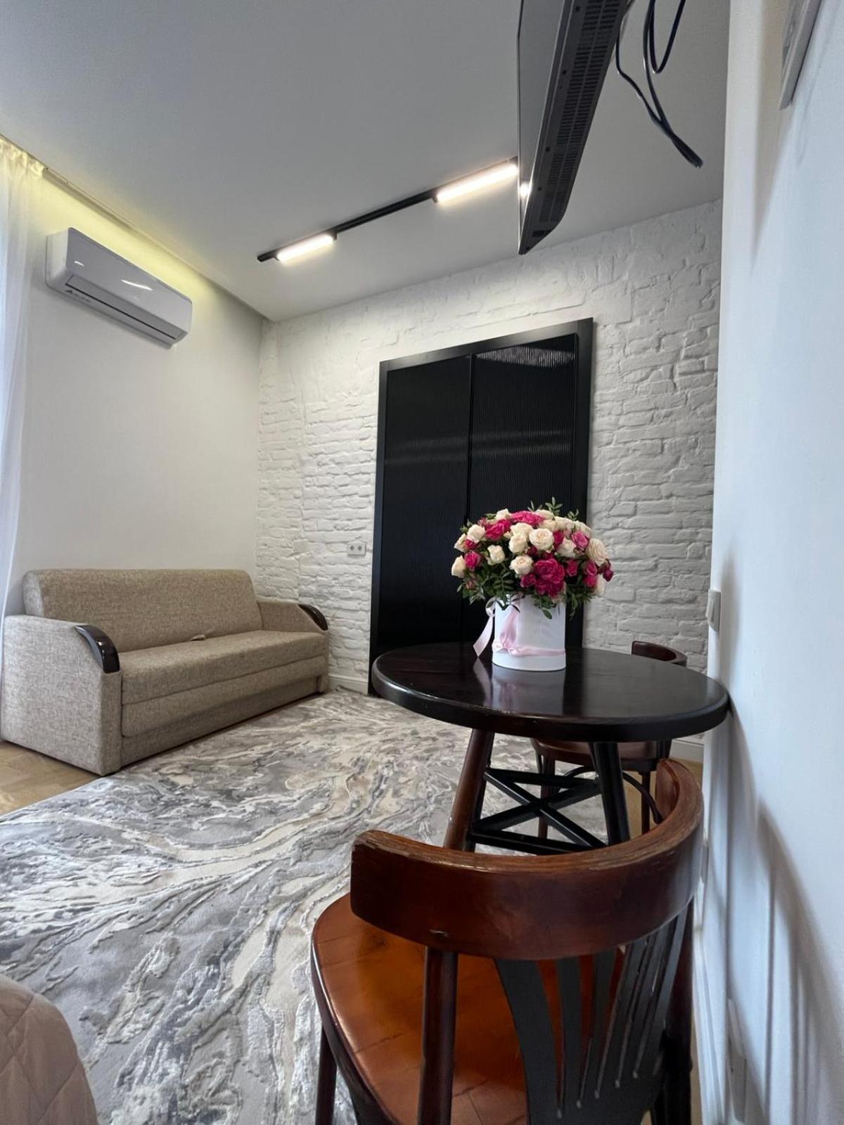Favoritapartments 1 кім безкоштовна парковка центр з балконом не далеко від ж д вокзалу звітні документи דירה