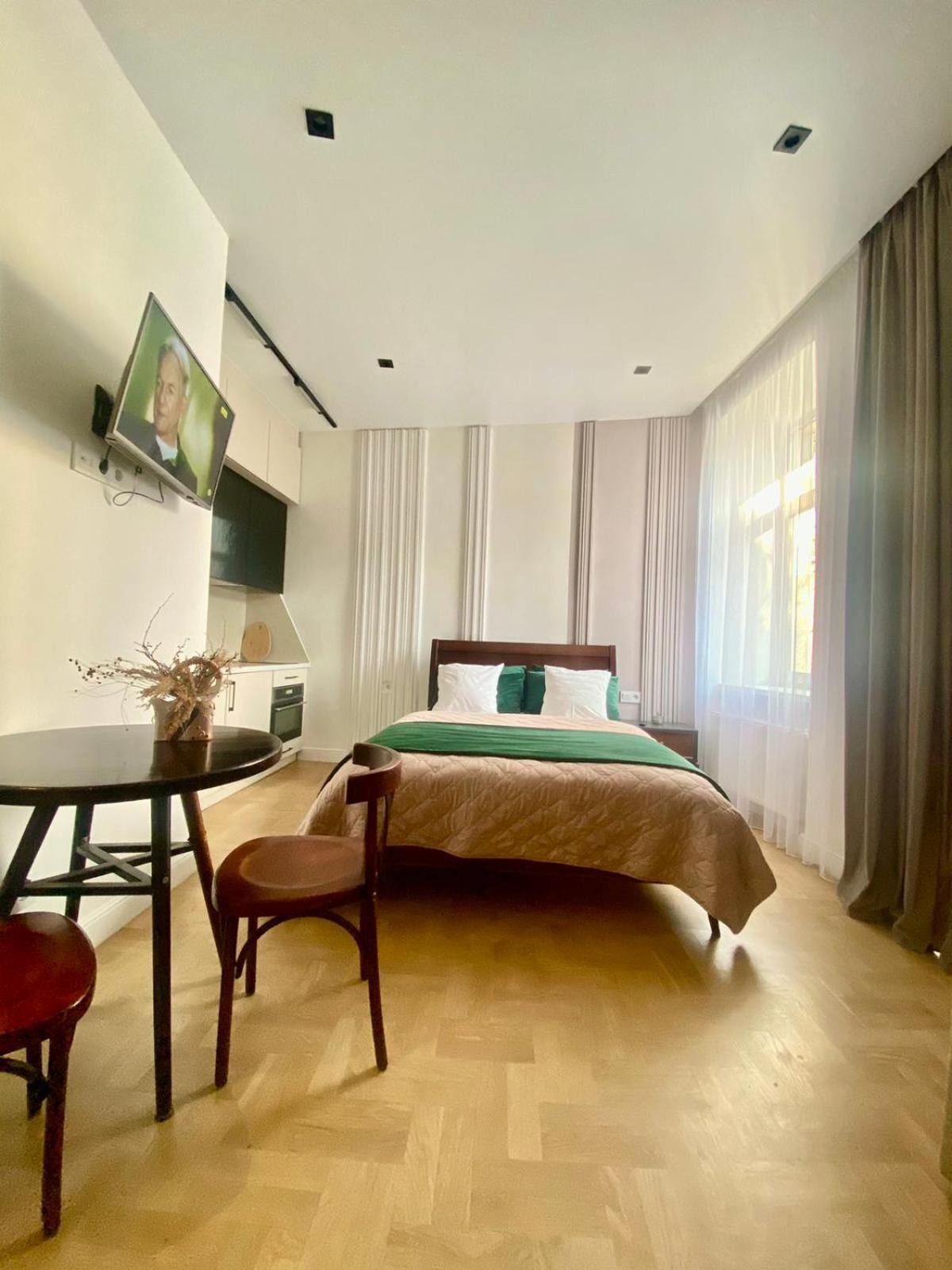 Favorit Apartoment 1 Безкоштовна Парковка Центр З Балконом Lviv