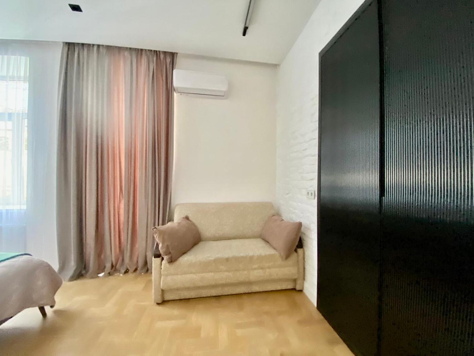Favorit Apartoment 1 Безкоштовна Парковка Центр З Балконом Apartment *