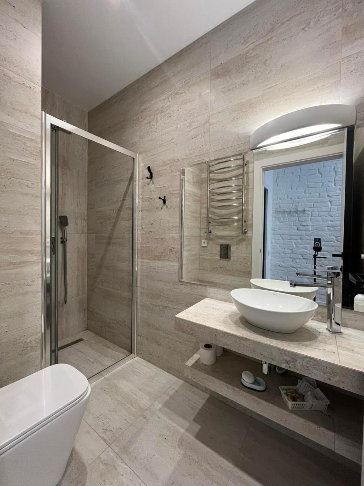 Favoritapartments 1 Кім Безкоштовна Парковка Центр З Балконом Не Далеко Від Ж Д Вокзалу Звітні Документи Lviv